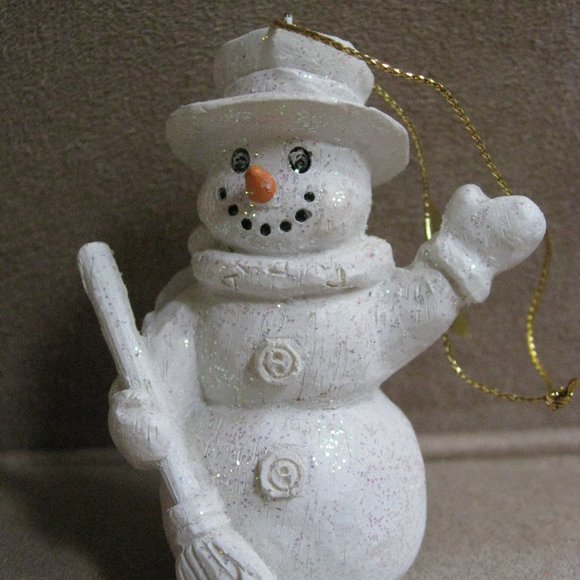 Enesco Holiday Vintage Enesco 997 Glitter Snowman W Broom Holiday